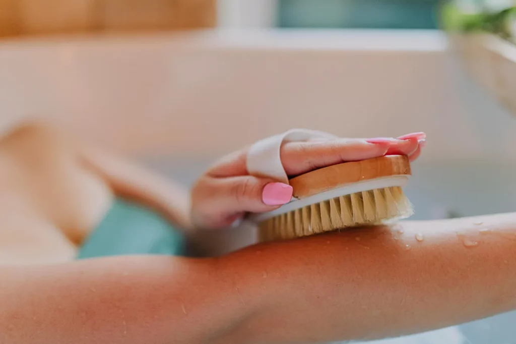 dry brushing for detoxification and to reduce your toxic load